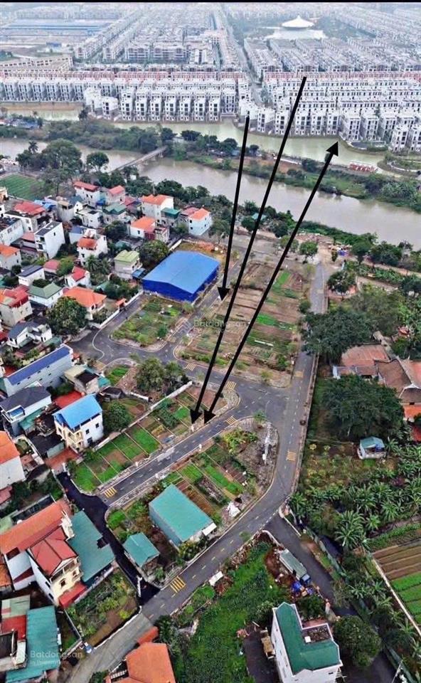 Đấu giá tăng bảo  tân quang  như quỳnh giáp vin 2,3  đối diện sang là vin 3