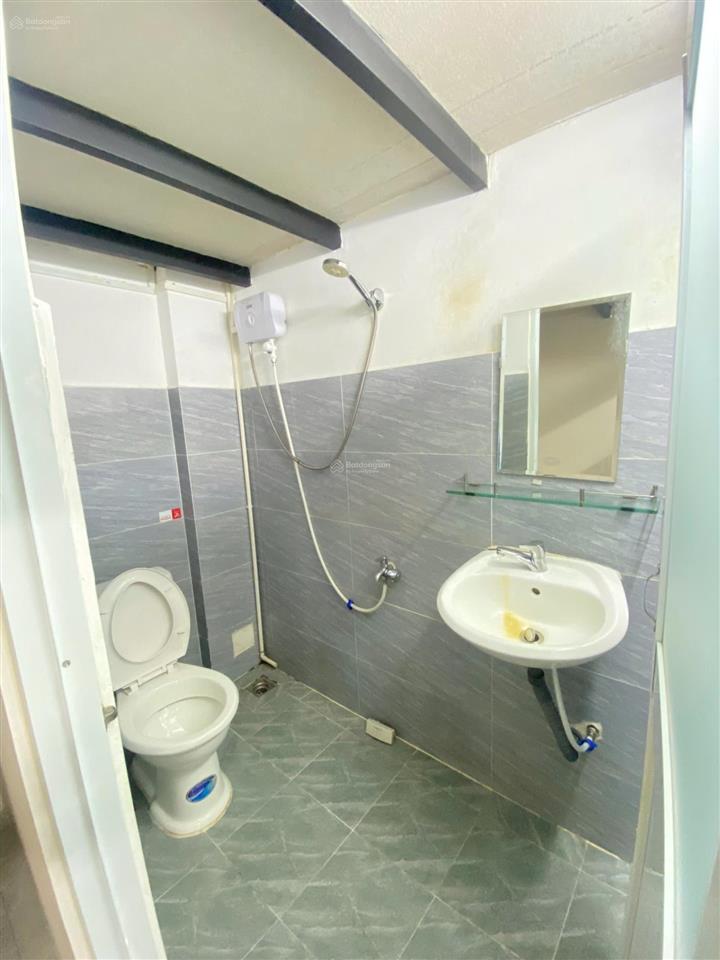 Phòng có gác  diện tích rộng  cửa sổ thoáng mát  giá cực mềm