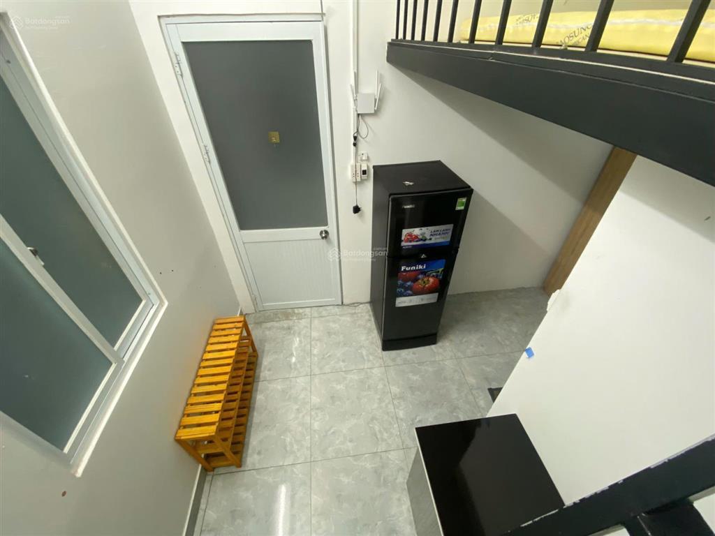 Phòng có gác  diện tích rộng  cửa sổ thoáng mát  giá cực mềm