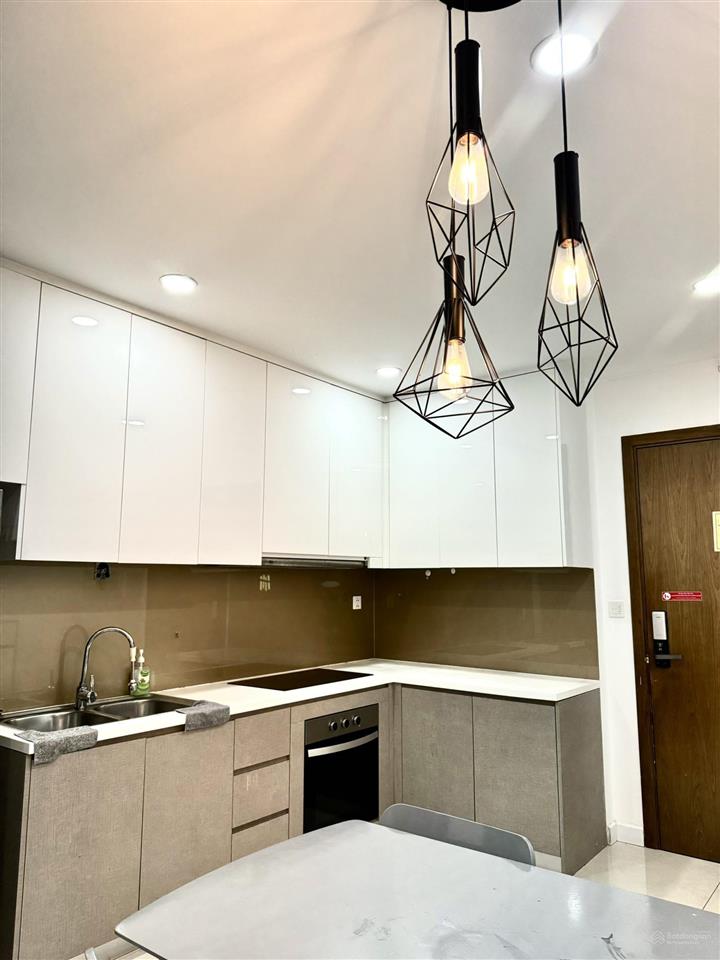 Trống sẵn căn 3pn giá chỉ 30 triệu/tháng  đầy đủ nội thất  hàng đa dạng   0902 423 ***