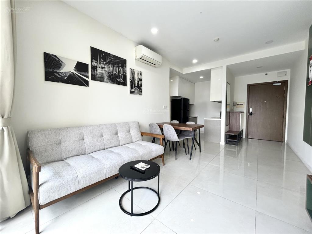 Trống sẵn  căn 1pn tầng cao view thoáng 17tr500, nội thất như hình.  tư vấn 0902 423 ***