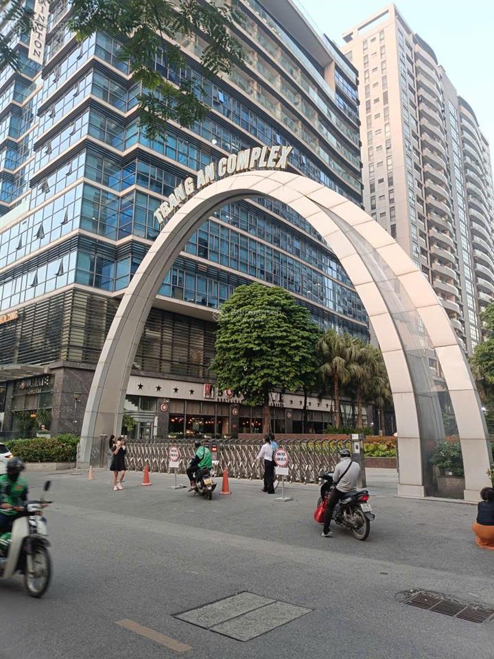 Bán nhà mặt phố ở hoàng quốc việt, giá ưu đãi 54,5 tỷ, diện tích 105m2, 2pn, 12wc