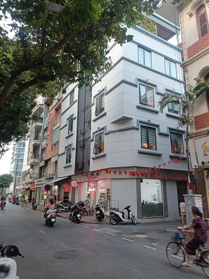 Bán nhà mặt phố ở hoàng quốc việt, giá ưu đãi 54,5 tỷ, diện tích 105m2, 2pn, 12wc