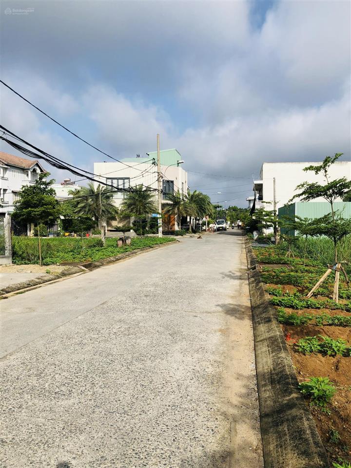 Bán nr hẻm 126 nguyễn văn tạo  long thới  nhà bè. 249m2  giá bán 10 tỷ 707 triệu (43 triệu / m2)