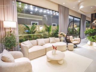 Tại sao căn xẻ khe 105m2 này lại được hỏi nhiều nhất hôm nay?