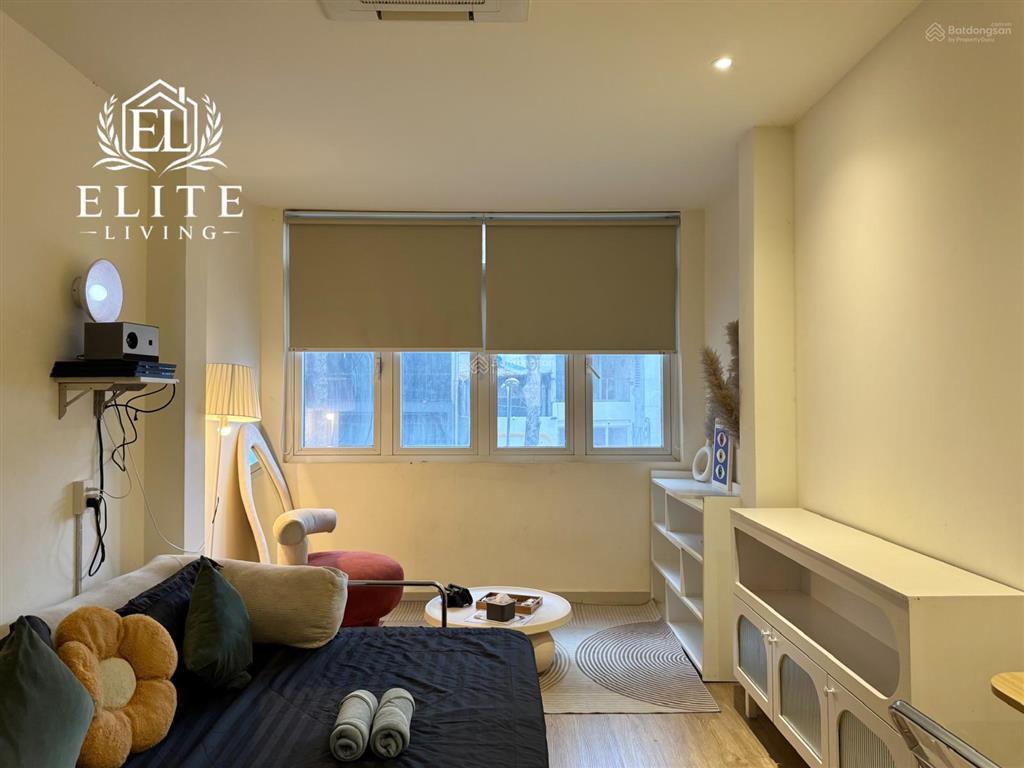 Cho thuê căn hộ studio thang máy  cửa sổ trời ngay vòng xoay dân chủ