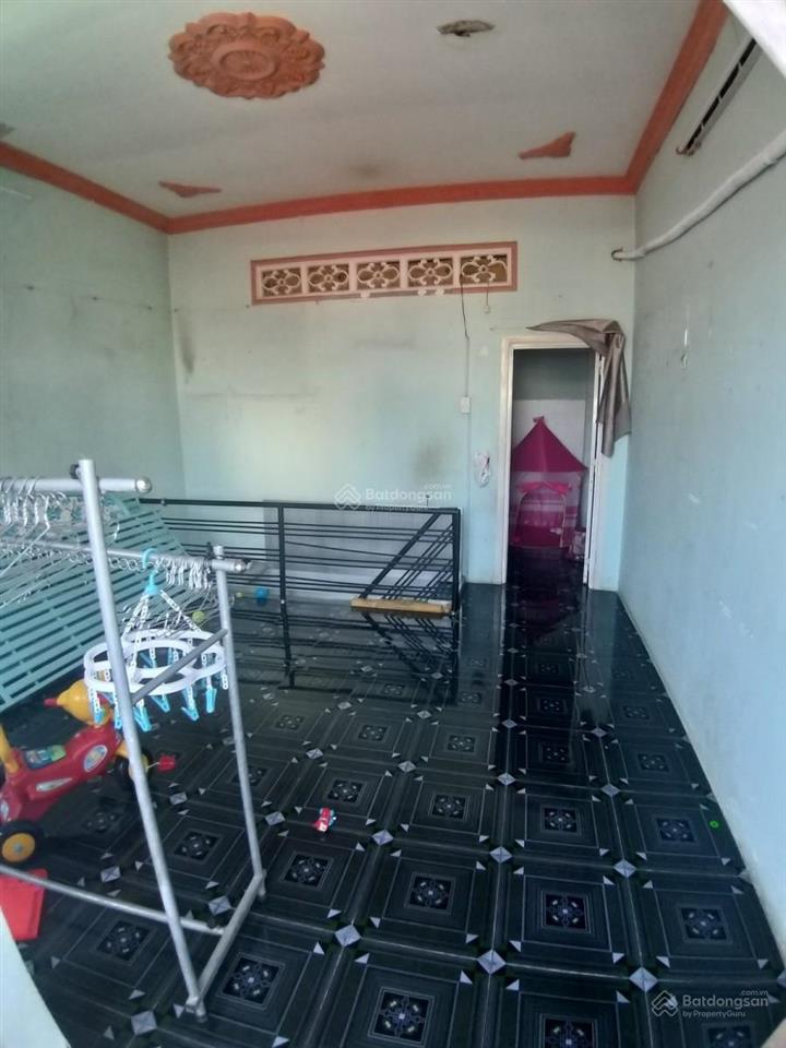 Bán nhà ngay quốc lộ 13 ngang lớn 8m  102m2 gần vạn phúc city chỉ 6 tỷ