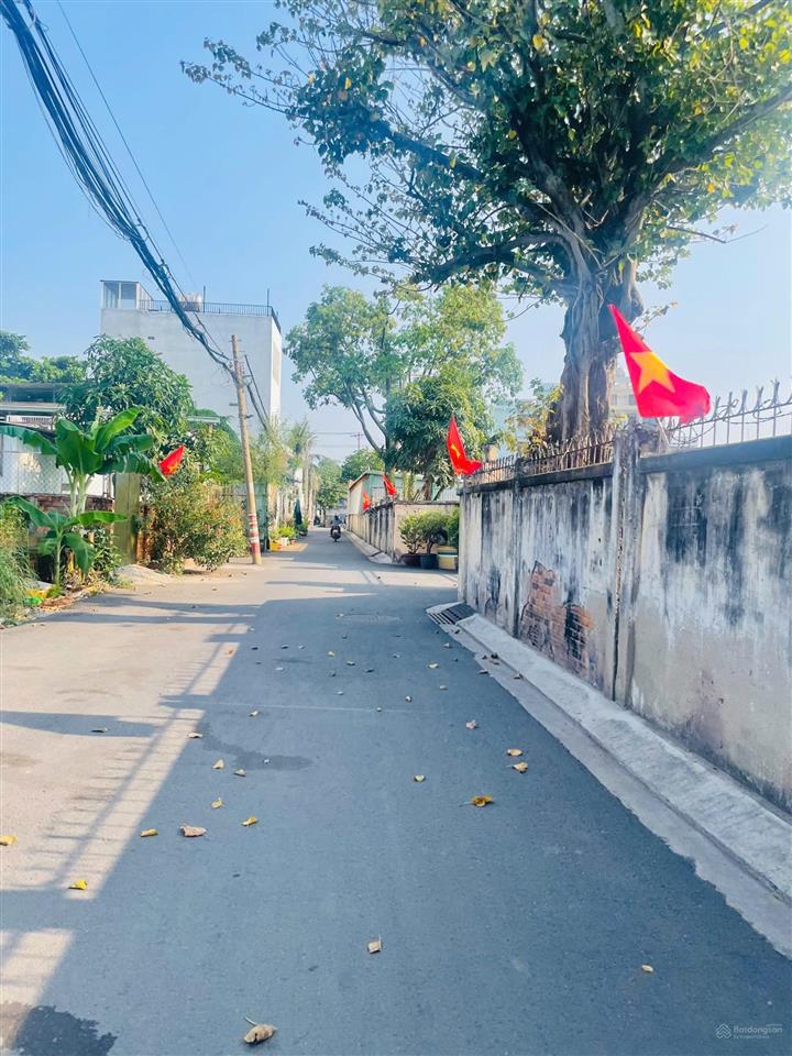 Bán nhà ngay quốc lộ 13 ngang lớn 8m  102m2 gần vạn phúc city chỉ 6 tỷ