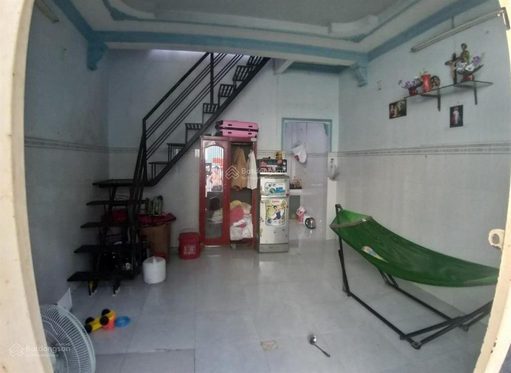 Bán nhà ngay quốc lộ 13 ngang lớn 8m  102m2 gần vạn phúc city chỉ 6 tỷ
