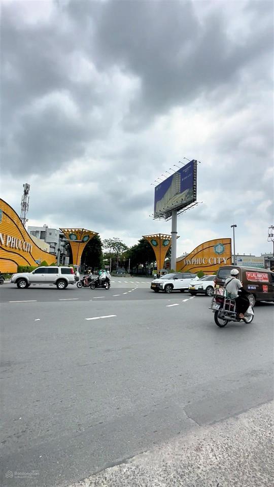 Bán nhà hẻm xe hơi ngay vạn phúc 65m2 cách quốc lộ 13 chỉ bước chân
