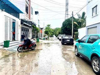 Nhà mặt tiền đường 12m  ô tô quay đầu trước nhà  ngay vạn phúc  85m2