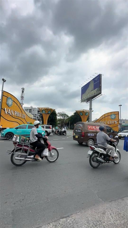 Chỉ 3tỷ  hẻm xe hơi  ngay vạn phúc  60m2  cách quốc lộ 13, hiệp bình hơn 100m