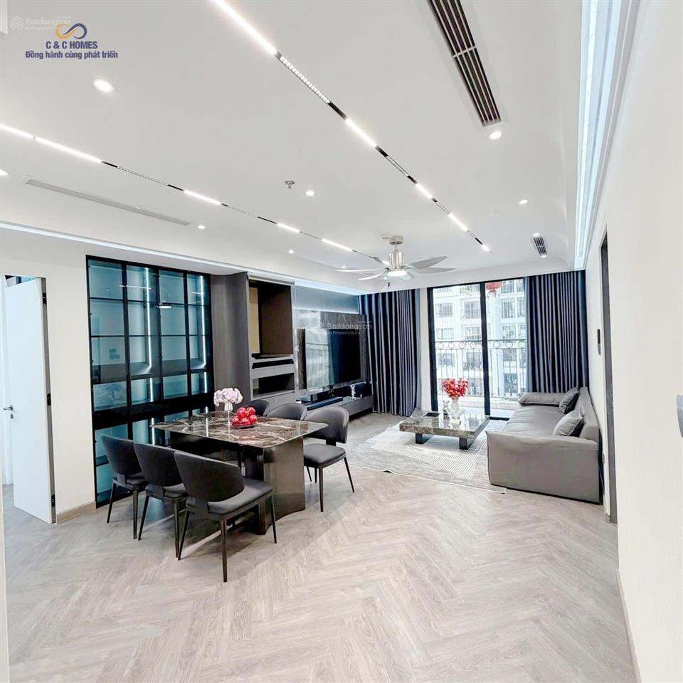 Cho thuê căn 2 ngủ full đồ times city