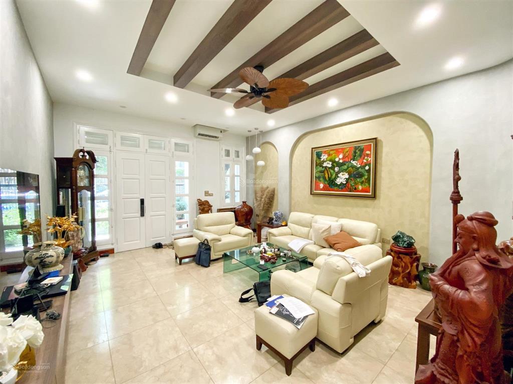 Chính chủ, song lập ciputra mới sửa lại thiết kế công năng, mt 9m 3 tầng 4pn bán gấp 0985 009 ***