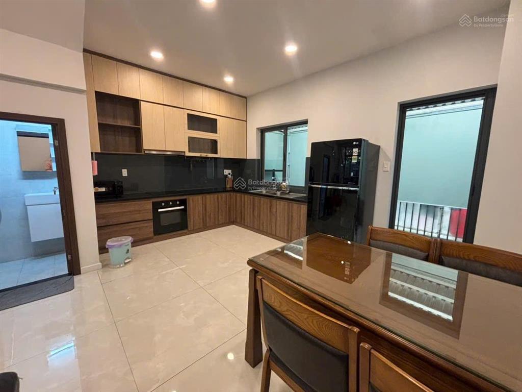 Kdc river park  vòng xoay liên phường q9  nhà đẹp full nội thất xịn 4pn sân oto