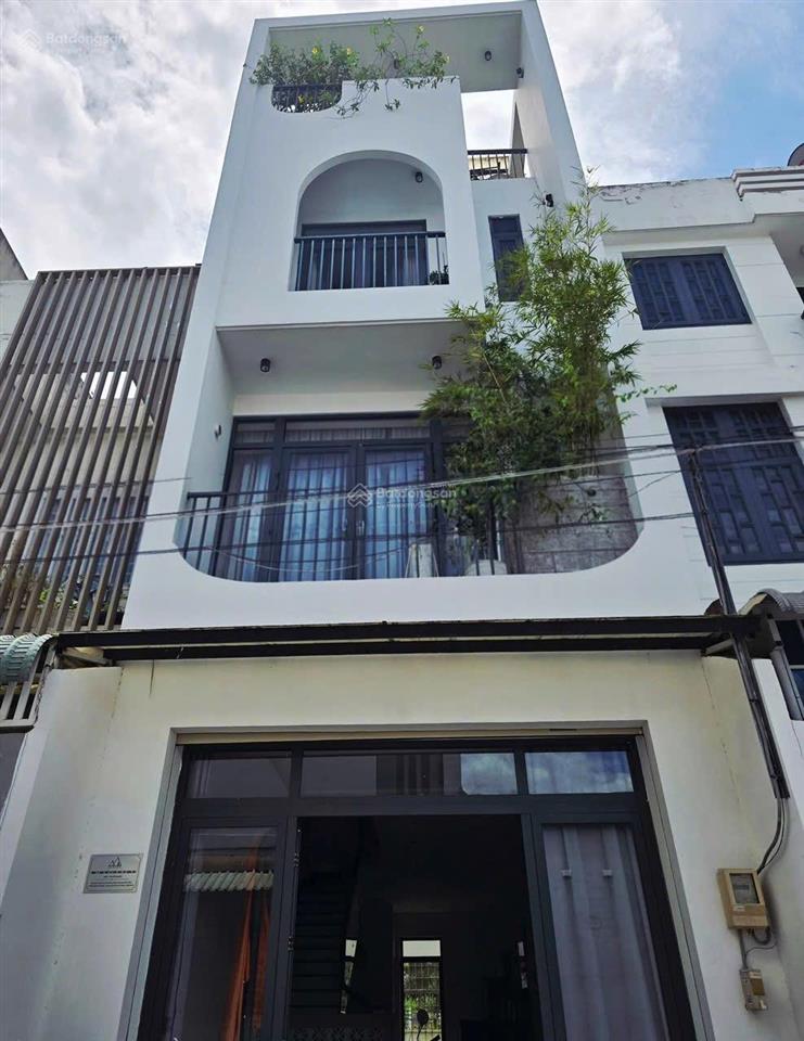 Ngay vòng xoay phú hữu  nguyễn duy trinh q9  nhà 2lầu 4pn full nội thất đường oto