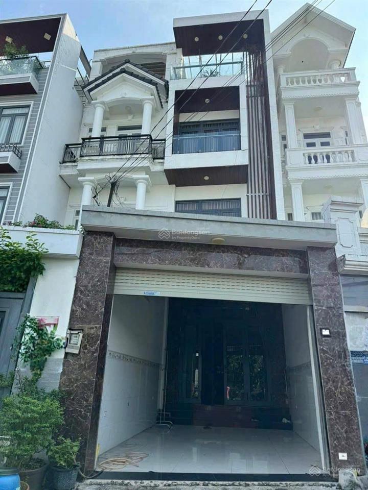 Nhà đẹp 3 lầu ngay đường 182  lã xuân oai q9  4pn 4wc đường rộng xe tải