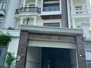 Nhà đẹp 3 lầu ngay đường 182  lã xuân oai q9  4pn 4wc đường rộng xe tải