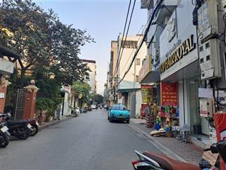 Cần bán gấp nhà 2,5 tầng tại trâu quỳ, gia lâm  nhà ở ngay, tiện ích đầy đủ, giá chỉ 7,9 tỷ