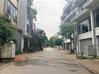 Bán liền kề central metropolitan gia lâm 60,5m², dòng tiền 9 triệu/tháng, giá 13,5 tỷ