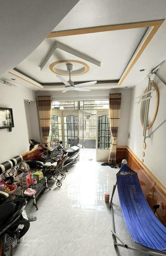 Chỉ 4.7 tỷ (tl) hẻm 5m gần đông bắc  dương thị mười nhà 3 tầng btct ngang 4.5m, 5 phòng ngủ
