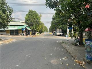 Chủ ngợp bán gấp. đất ngay vòng xoay mỹ phước 2, bến cát, giá chỉ 950 triệu, 300m2, sổ sẵn, mt 8m