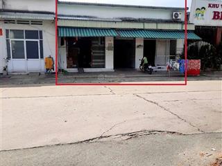 Bán dãy trọ tại đường d1, mỹ phước, bến cát, gía 920 triệu , shr, nguồn thu 16tr/th, sat bên kcn