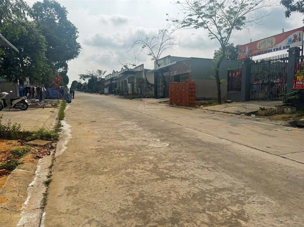 Siêu phẩm dãy trọ nb6 mỹ phước bến cát, giá 940 triệu, 150m2, 1kiot 4p, sát bên kcn, thu 8tr/th