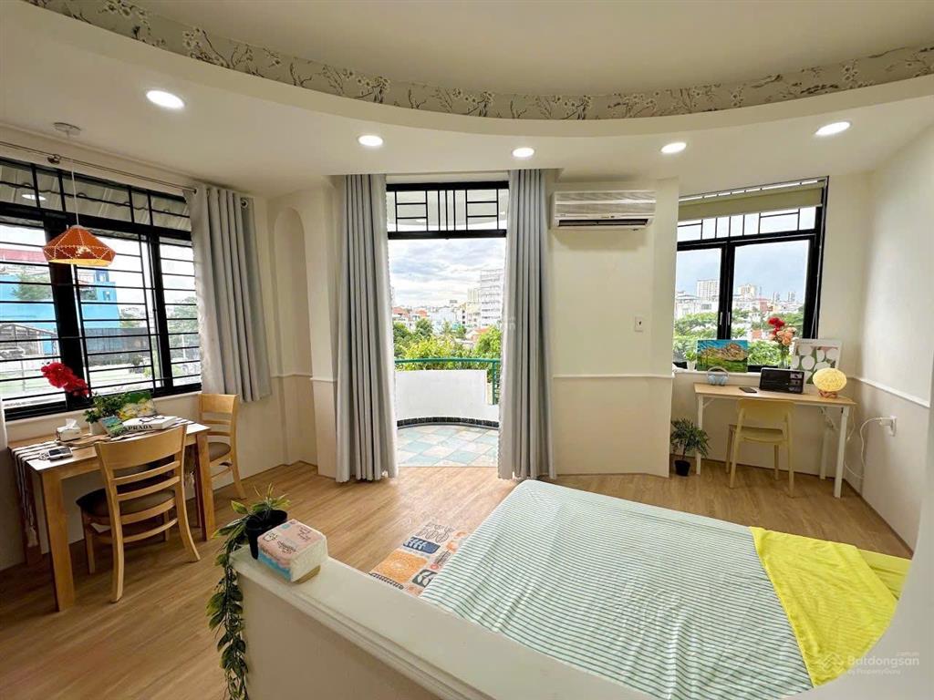 Lên ngay căn studio ban công lớn siêu thoáng full nội thất