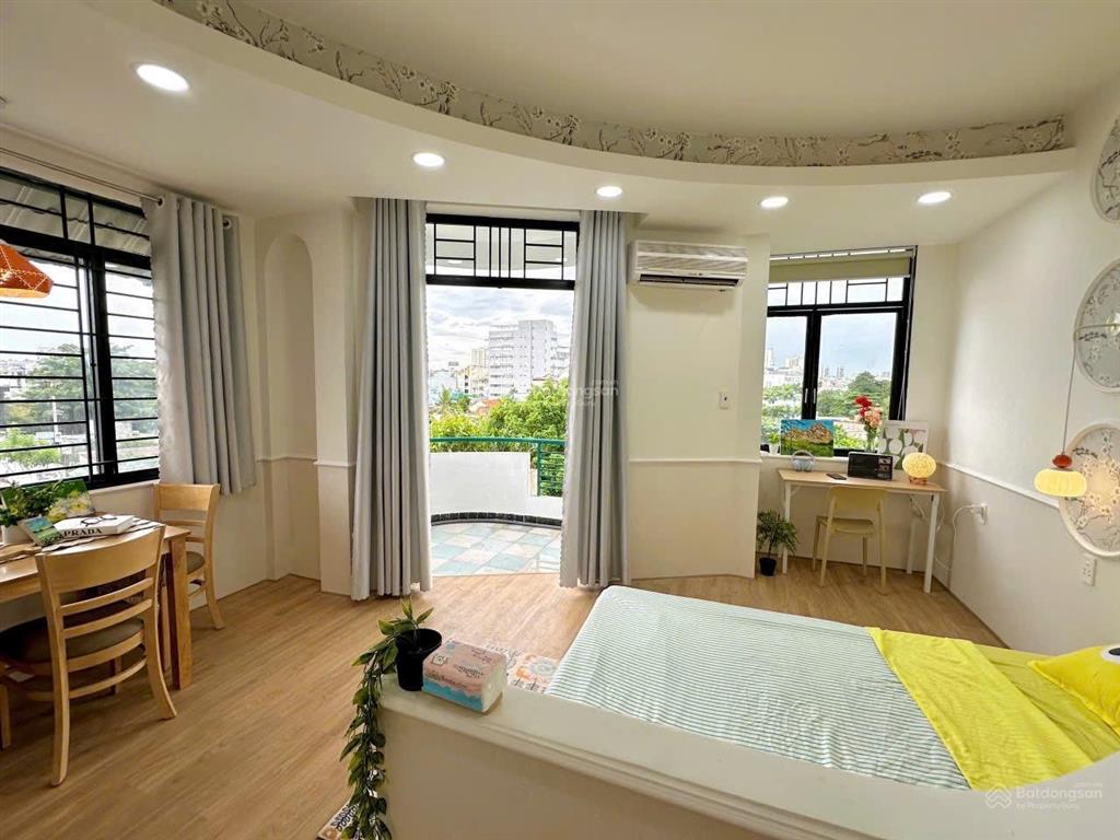 Lên ngay căn studio ban công lớn siêu thoáng full nội thất