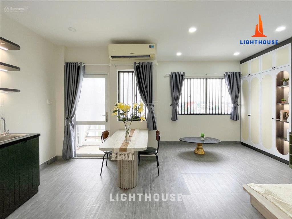 Siêu phẩm phòng full nội thất ban công siêu rộng