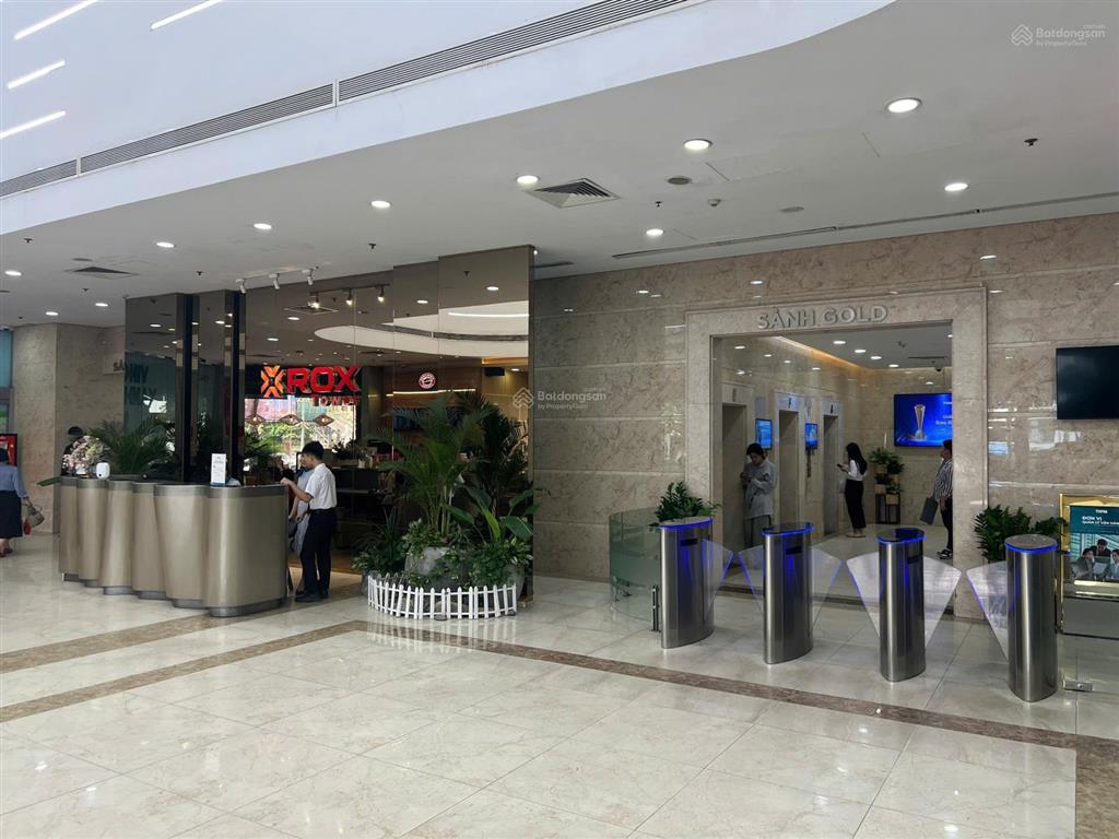 Văn phòng diện tích đa dạng 6000m2, sẵn nội thất tại đống đa.  ms. hà  0989 383 ***