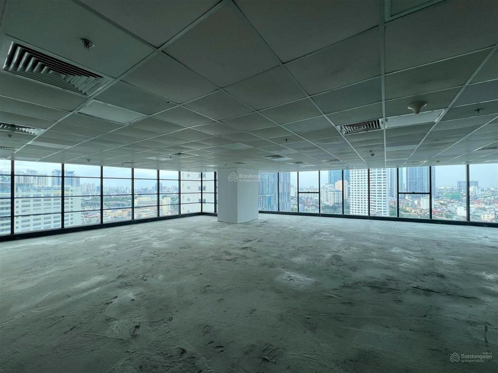 Văn phòng diện tích đa dạng 6000m2, sẵn nội thất tại đống đa.  ms. hà  0989 383 ***