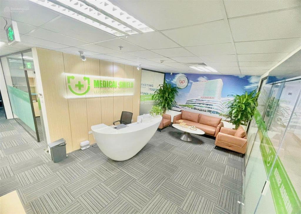 Cần cho thuê văn phòng full nội thất, vuông như bánh chưng  nguyễn chí thanh, đống đa