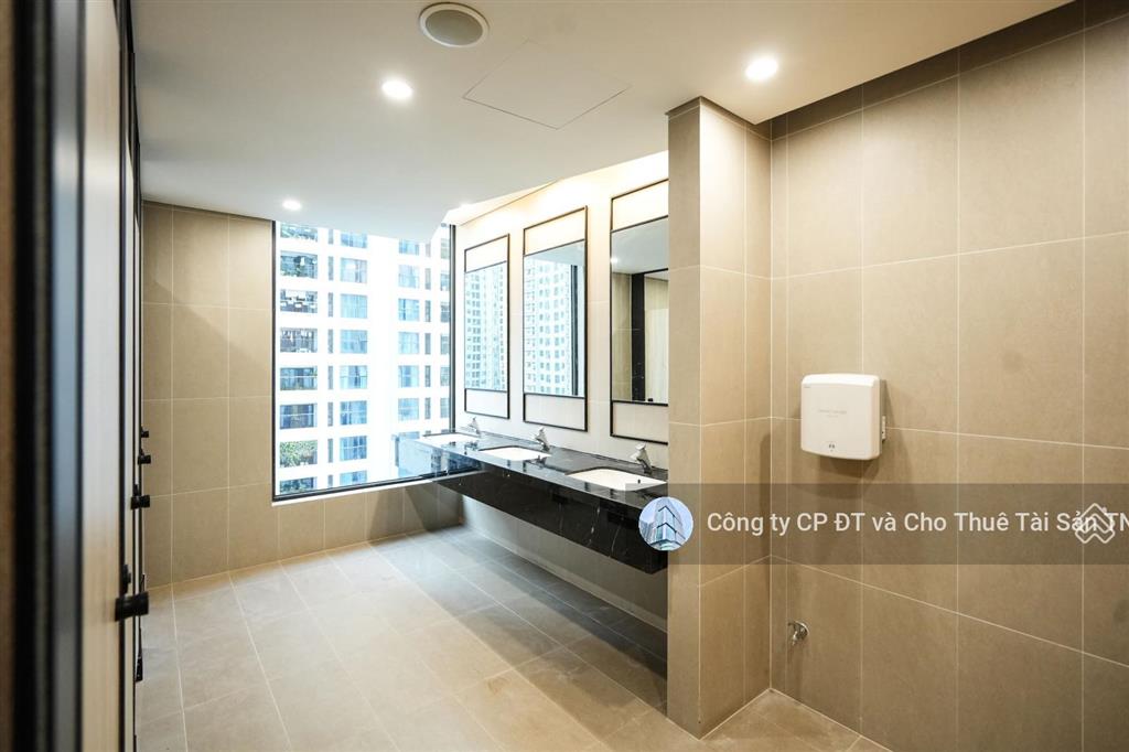 Chính chủ cho thuê văn phòng chuyên nghiệp rox tower goldmark city 136 hồ tùng mậu