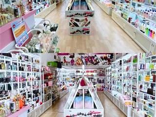 Sang nhượng shop mỹ phẩm nước hoa pk đẹp, rộng, đường lớn vào là kinh doanh ngay tại nha trang