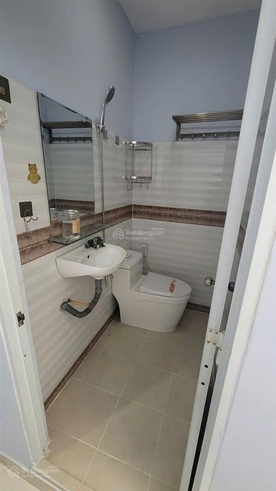 Bán nhà 2 tầng cạnh hxh trần hưng đạo, quận 1, nở hậu, 5.1 tỷ