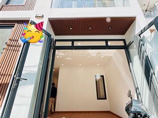 Bán nhà hxh đoàn văn bơ, (4.7x14m), hơn 7 tỷ