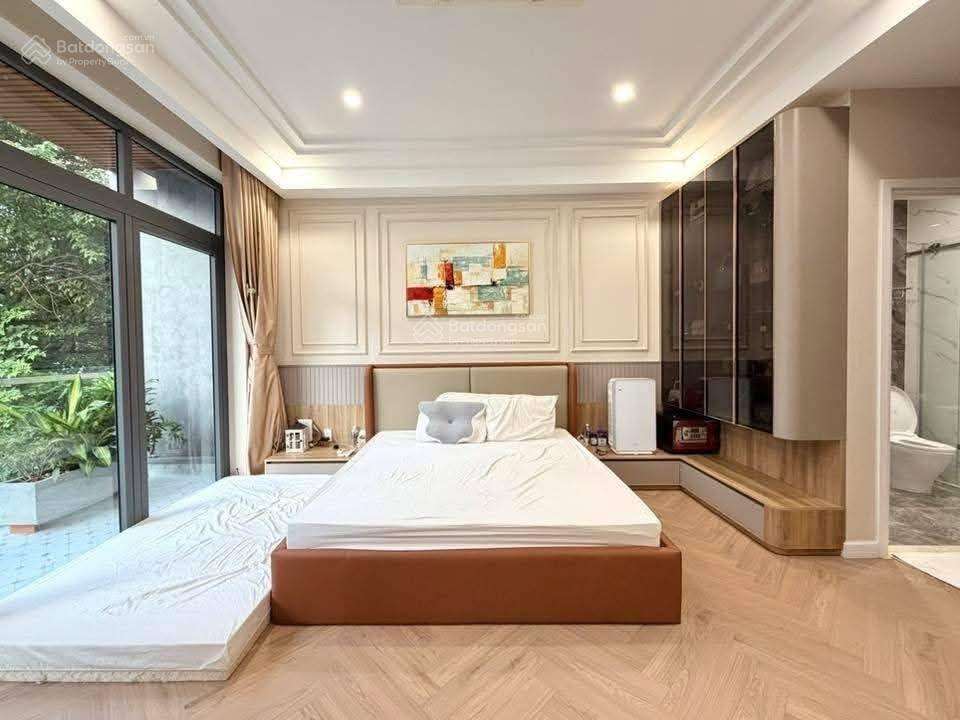 Bán biệt thự cao cấp nguyễn chí thanh, quận 5, thang máy  full nội thất nhập khẩu, 45 tỷ