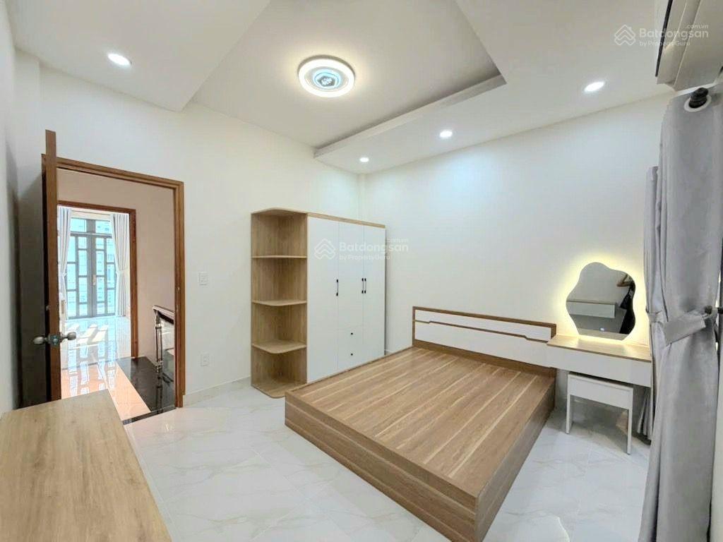 Bán nhà 2 tầng full nội thất thất cạnh kcx tân thuận, quận 7, nở hậu, 5.8 tỷ