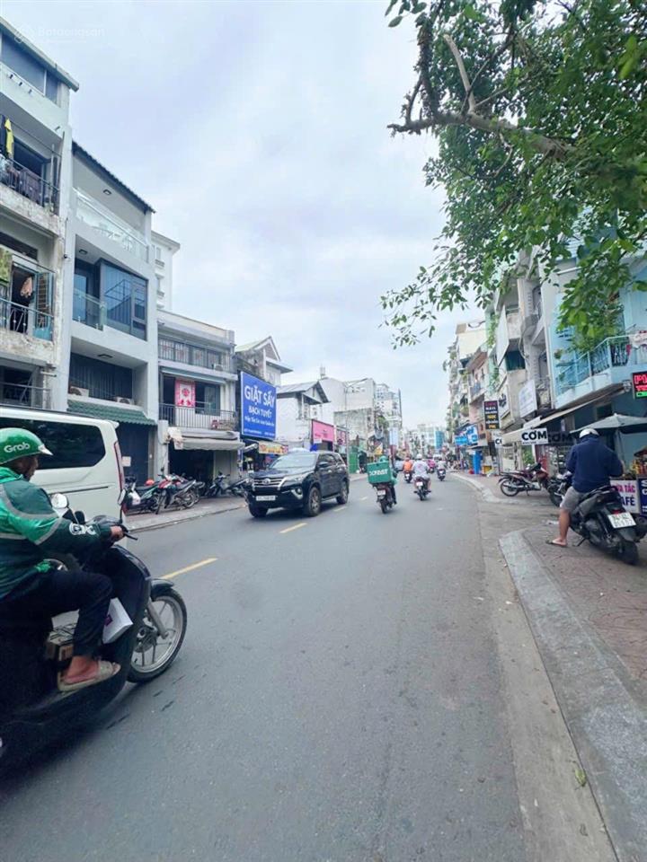 Bán nr tại huỳnh văn bánh ô tô, p1, q. phú nhuận, 10,6 tỷ, 80m2, chính chủ sổ riêng 5mx18m