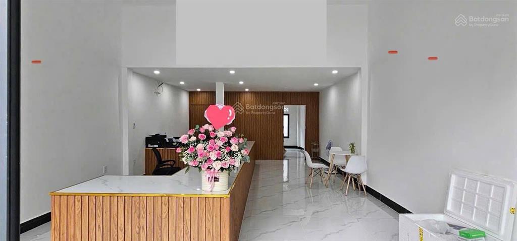 Bán nhà c4 mặt tiền ngô quyền, tuy hoà
đang cho thuê có dòng tiền ổn định diện tích 86,5m2