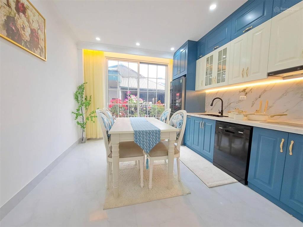 Bán nhà phố lạc long quân  phân lô ô tô  7 tầng thang máy  kinh doanh  phân khúc hiếm