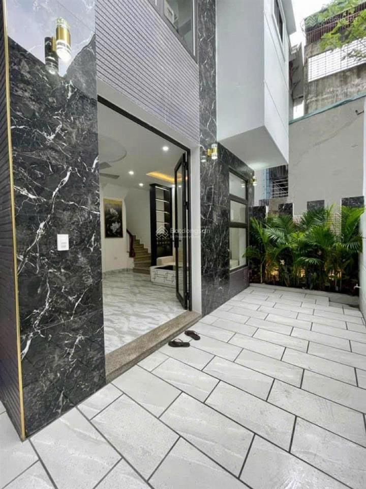 Ccmn vip tây hồ  dt 48m x 7 tầng  dòng tiền  gần phố