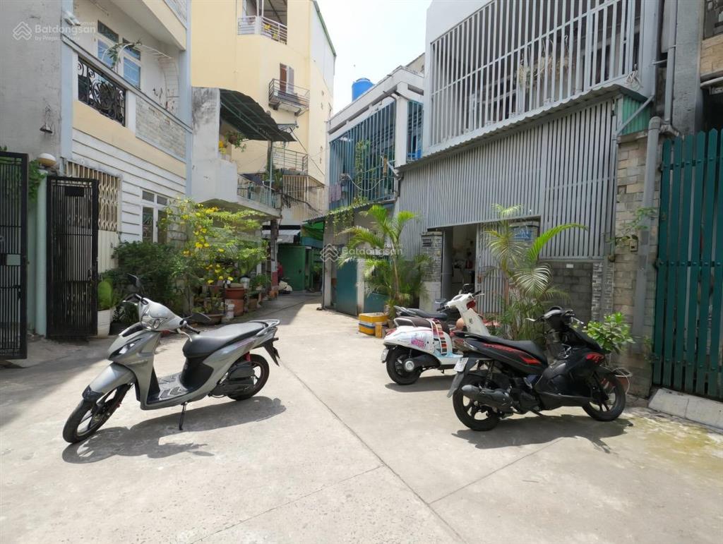 Bán nhà hoàng văn thụ, 73m2, ngang 4.5m, 3 tầng, 4 phòng ngủ 4 toilet, 9.45 tỷ