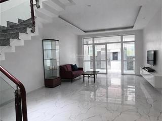 Bán nhà hoàng văn thụ, 73m2, ngang 4.5m, 3 tầng, 4pn 4wc, 9.85 tỷ