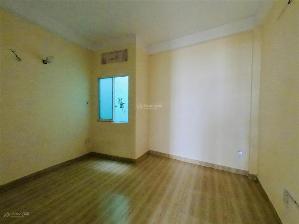 Bán nhà thích quảng đức, phú nhuận, 4 x 13m, hxh, 4 tầng, 5pn, có sân riêng, 9.3 tỷ