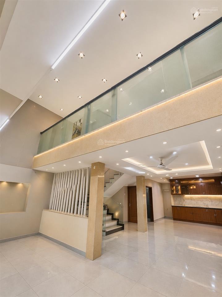 Bán nhà lớn thích quảng đức, phú nhuận, 7 x 12m 82m2, 5 tầng, nội thất gỗ xịn, khu phân lô, 24.9 tỷ