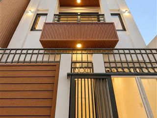 Bán nhà huỳnh văn bánh, phú nhuận, nhà mới ở ngay, ngang 5.5m, 4 tầng, hxh, vị trí đẹp, giá 6.8 tỷ
