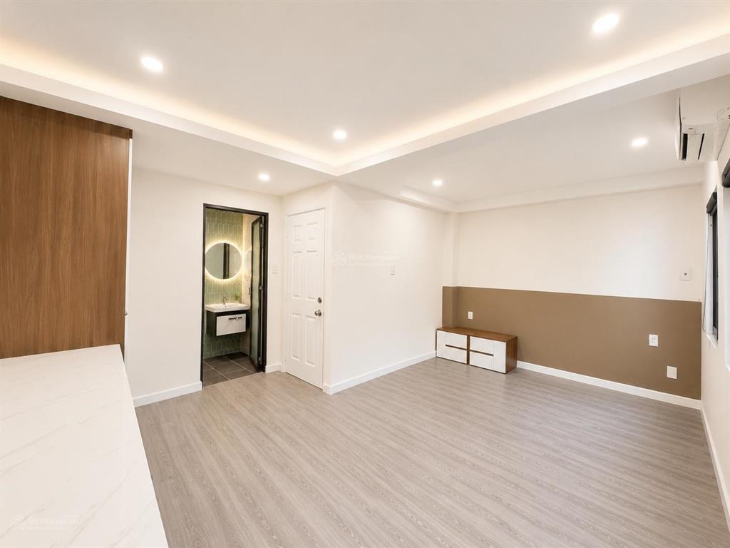 Bán nhà huỳnh văn bánh, phú nhuận, nhà mới ở ngay, ngang 5.5m, 4 tầng, hxh, vị trí đẹp, giá 6.8 tỷ